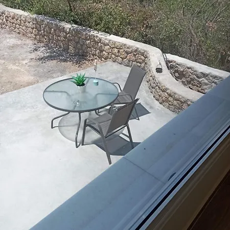 Agriomata Vergas アパート